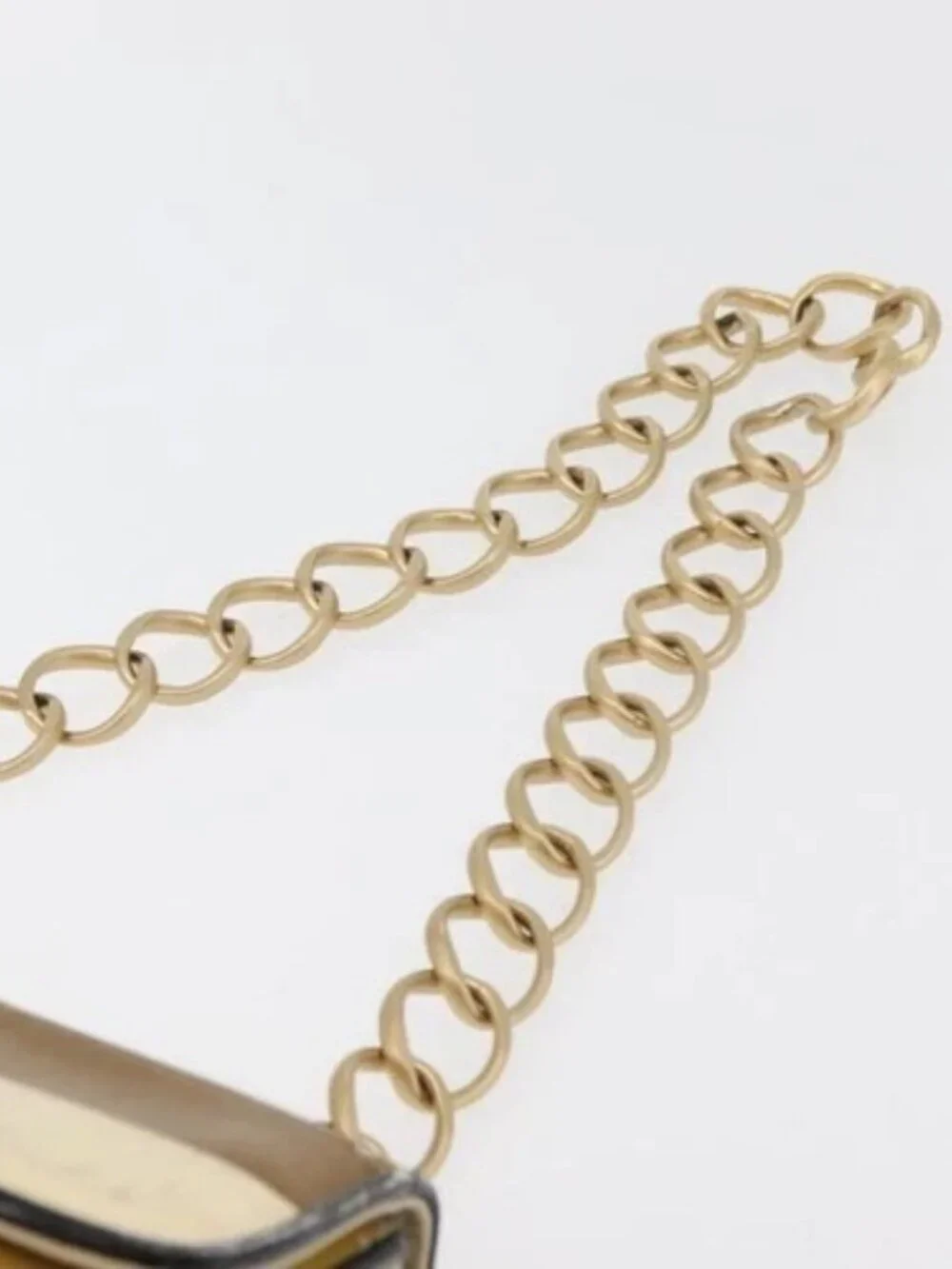 CHANEL brand	chanel color	yellow